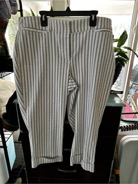 Lane Bryant White & Blue Striped Capris